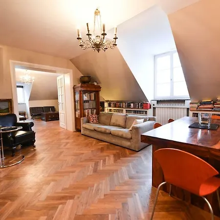 Amazing Castle Square Apartment Warsaw